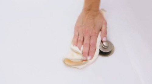 Vệ sinh bồn tắm trắng sáng thật dễ! - 11