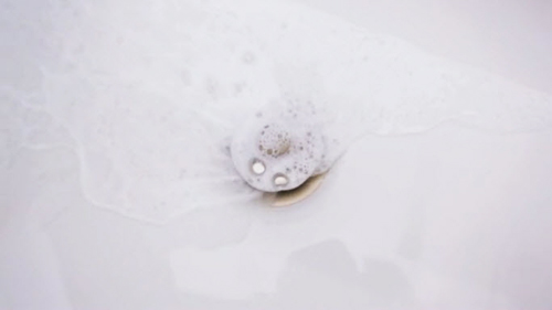 Vệ sinh bồn tắm trắng sáng thật dễ! - 10