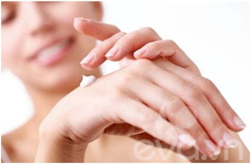 Tips làm da tay hết nhăn nheo, gân guốc - 4
