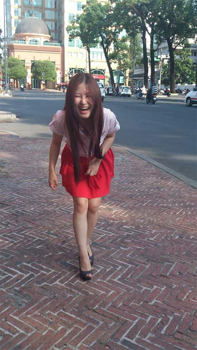 Thành Trung âu yếm hôn “công chúa nhỏ” - 15