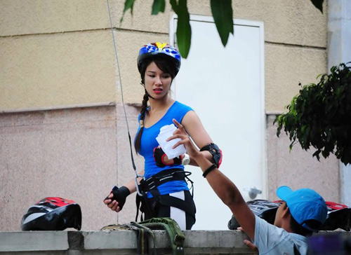 Diệp Lâm Anh bị mẹ dọa ế nếu thi Amazing Race - 7