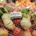 Mua sắm - Giá cả - Siêu thị châu Âu bán rau quả xấu xí