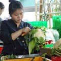 Mua sắm - Giá cả - Giá rau giảm từ 10% - 25%