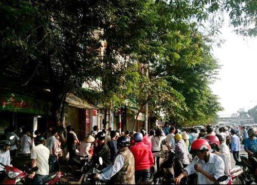 Dân vây kín #039;thẩm mỹ viện phi tang xác bệnh nhân#039; - 1