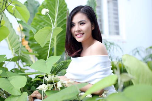 Lộ diện mẹ và em trai của Vân Trang - 10