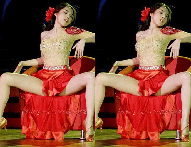 Thủy Tiên có một màn biểu diễn quá biểu cảm, cô khoe được tối đa đôi chân thon đẹp của mình. Nhưng lại khiến không ít khán giả ngồi dưới ngỡ ngàng.

