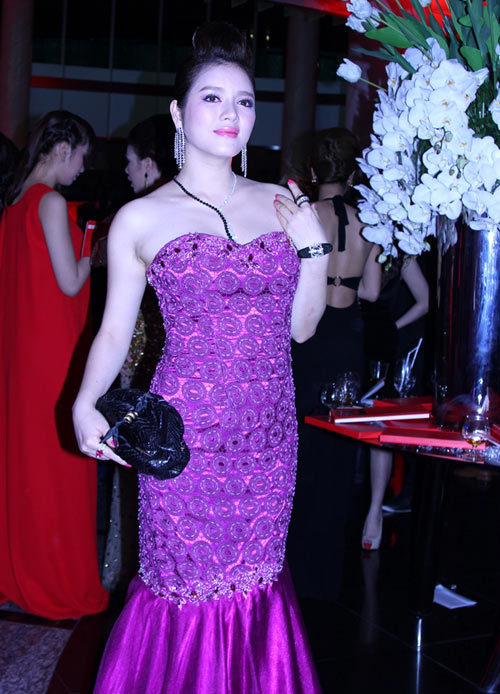 Lý Nhã Kỳ lép vế trước nhiều sao Việt - 11