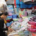 Mua sắm - Giá cả - Khăn giấy ướt gây độc gan, rối loạn nội tiết của trẻ?