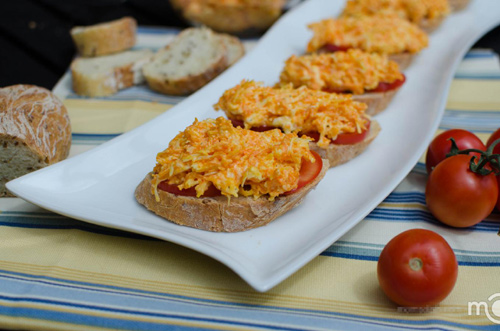 Thử làm bánh mì sandwich cà rốt ăn nào! - 5