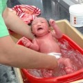 Làm mẹ - Bao quy đầu của trẻ: Nong lúc nào?
