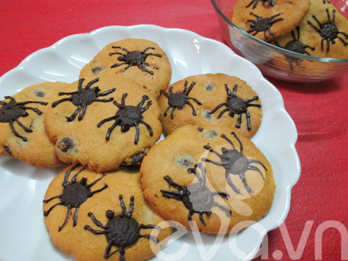 Halloween làm bánh quy nhện ăn nào! - 9