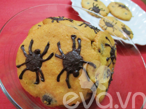Halloween làm bánh quy nhện ăn nào! - 10
