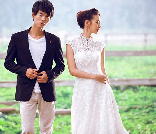 Đang yêu tôi anh chụp ảnh cưới với cô khác - 2