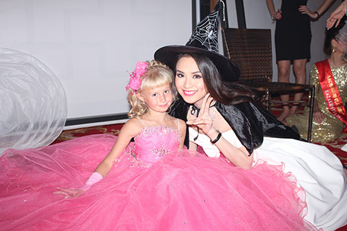 quot;Phù thủyquot; Diễm Hương đeo ngọc trai 2 tỷ - 11