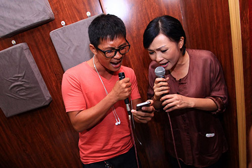 Phương Thanh thân thiết bên một loạt quot;trai trẻquot; - 7