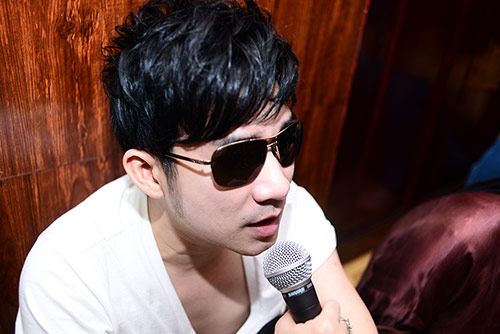 Phương Thanh thân thiết bên một loạt quot;trai trẻquot; - 3