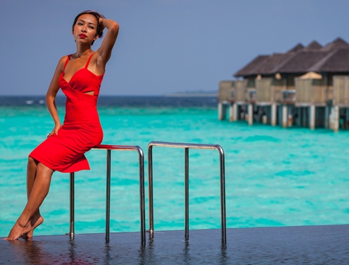 Thảo Trang hiu quạnh nơi bãi biển thiên đường - 10