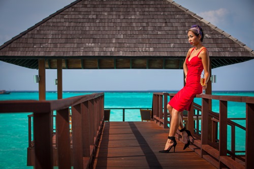 Thảo Trang hiu quạnh nơi bãi biển thiên đường - 2