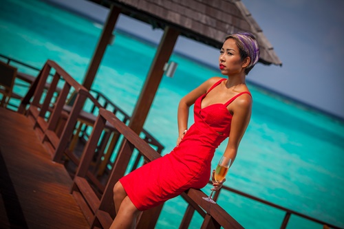 Thảo Trang hiu quạnh nơi bãi biển thiên đường - 4