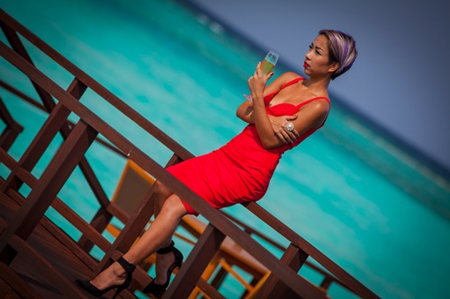 Thảo Trang hiu quạnh nơi bãi biển thiên đường - 5