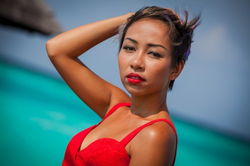 Thảo Trang hiu quạnh nơi bãi biển thiên đường - 6