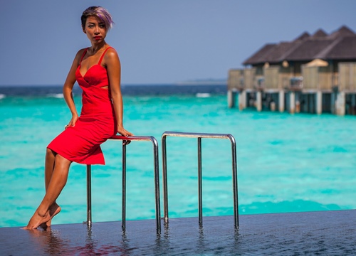 Thảo Trang hiu quạnh nơi bãi biển thiên đường - 9