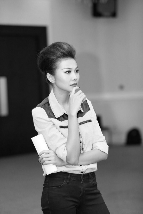 Thanh Hằng nghiêm túc trong vai trò chỉ đạo - 4