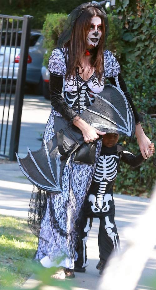 Rùng rợn tiệc Halloween ma mị của sao - 1