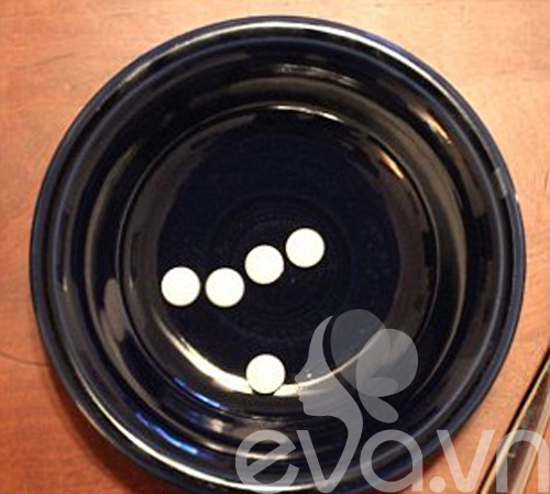 Nhật ký Hana: Trị mụn trắng da với aspirin - 2