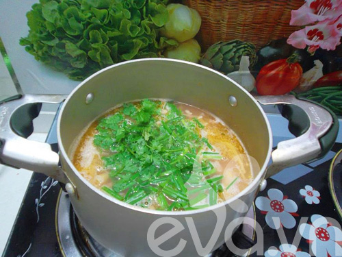 Bữa sáng với nui nấu tôm thịt - 8