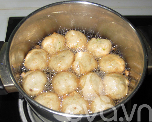 Làm chả cá viên chiên ăn nào! - 7