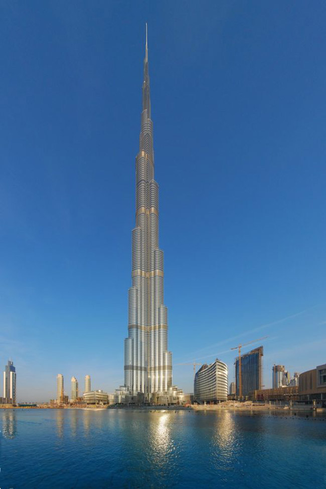5. Tòa tháp Burj Khalifa

Buri Khalifa, hay còn có tên gọi khác là Buri Dubai hiện là công trình kiến trúc cao nhất trên thế giới với chiều cao 829,8 mét. Tòa tháp nằm ở Dubai, các tiểu vương quốc Ả Rập UAE.
