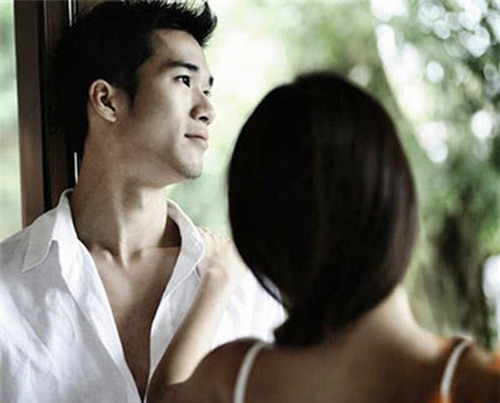 Không thể sống cả đời với người chồng gay - 1