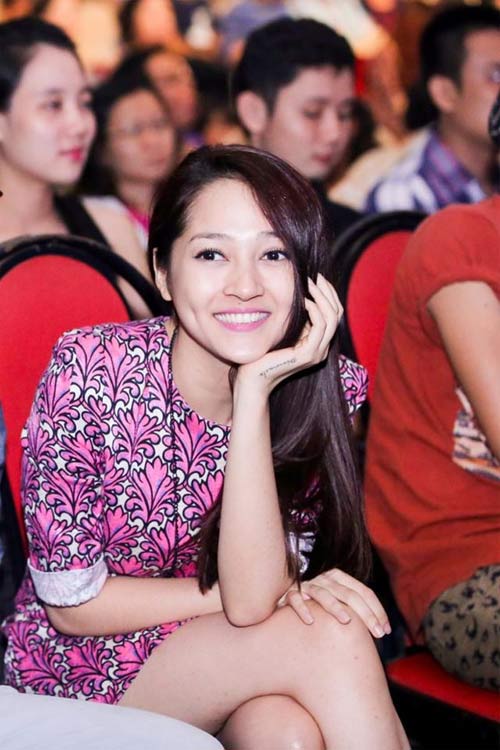MC Phan Anh khoe con gái biết đi xe đạp - 9