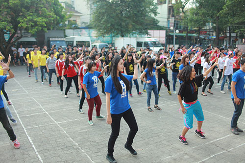 Hoàng Anh xinh tươi nhảy cùng Running man - 3