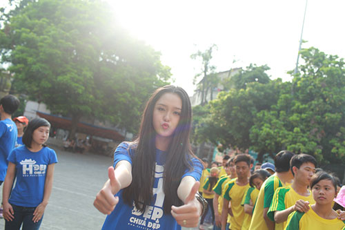 Hoàng Anh xinh tươi nhảy cùng Running man - 1