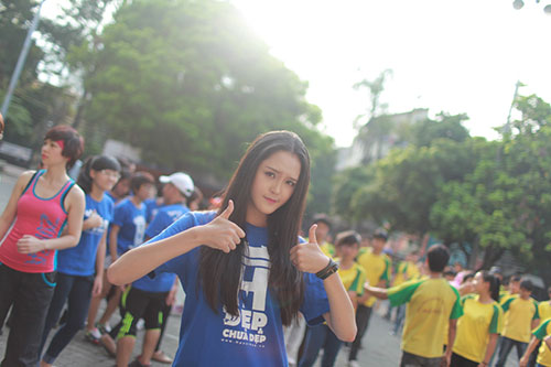 Hoàng Anh xinh tươi nhảy cùng Running man - 2