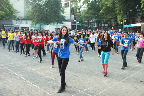 Hoàng Anh xinh tươi nhảy cùng Running man - 7