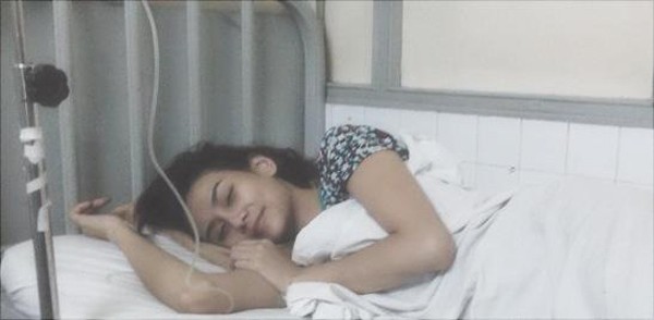 Mẹ Hoàng Yến kể về tai nạn lật xe của con - 2