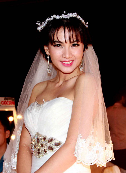 Anh Thư làm cô dâu kiêu kỳ - 2
