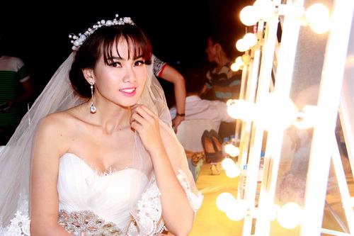 Anh Thư làm cô dâu kiêu kỳ - 1