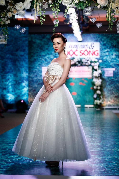 Anh Thư làm cô dâu kiêu kỳ - 17