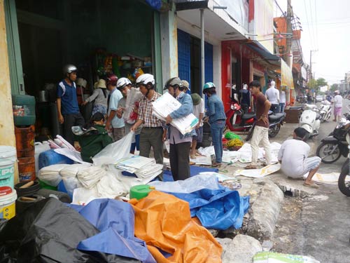 Dân miền Trung bắt đầu chạy siêu bão HaiYan - 13