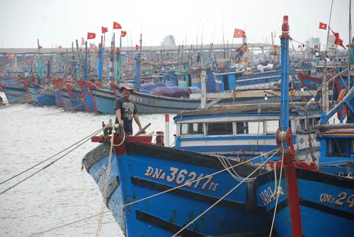 Dân miền Trung bắt đầu chạy siêu bão HaiYan - 4