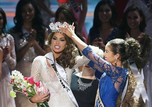 Trương Thị May rạng rỡ mừng tân Hoa hậu - 5