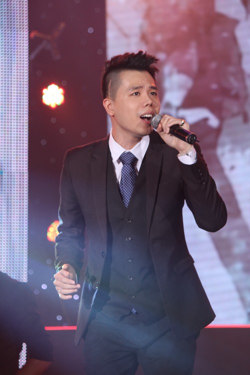 Mỹ Tâm gây quot;náo loạnquot; sân khấu - 10