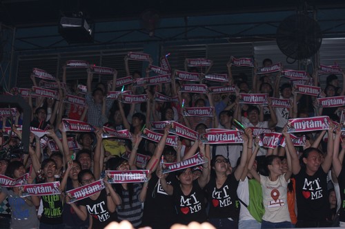 Mỹ Tâm gây quot;náo loạnquot; sân khấu - 2