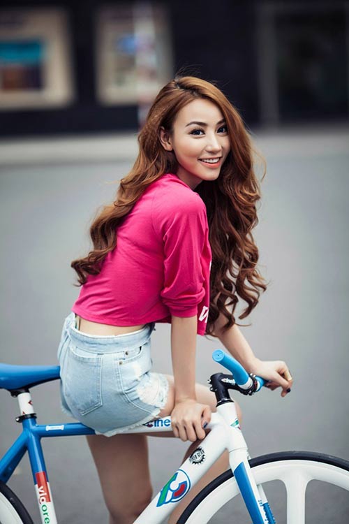 Ngân Khánh giải thích sự cố lộ ngực trên sân khấu - 2