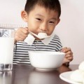 Làm mẹ - Mẹ “ham hố” mới cho con ăn thô sớm