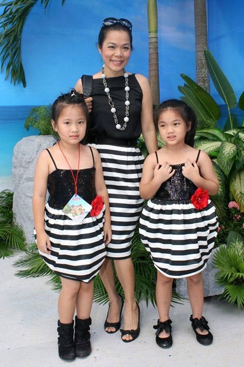 Mặc đồ đôi ấn tượng như gia đình sao Việt - 14